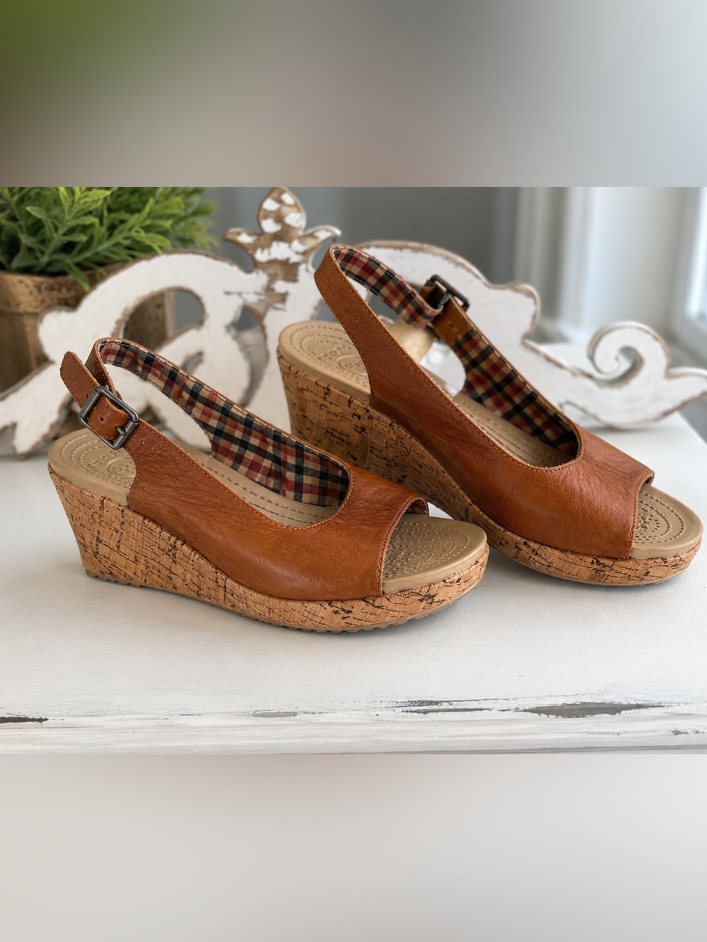 Crocs A-Leigh W9 Brown Leather Cork Wedge Slingback Sandals 11848